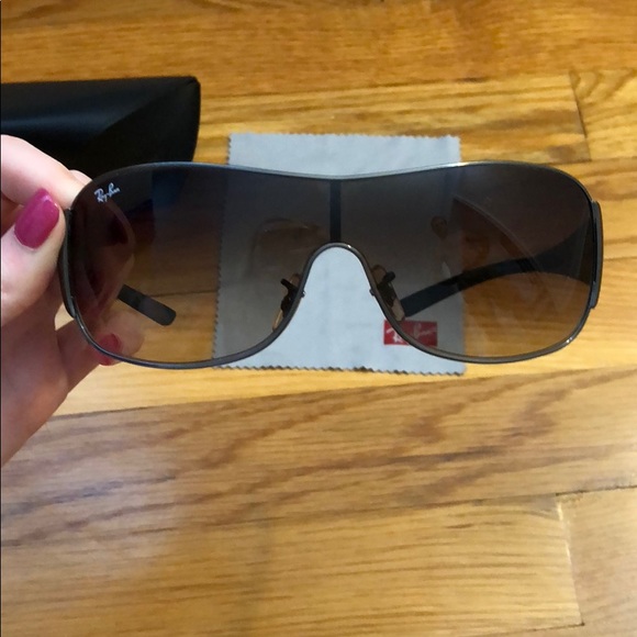 Ray-Ban Sunglasses main image 2